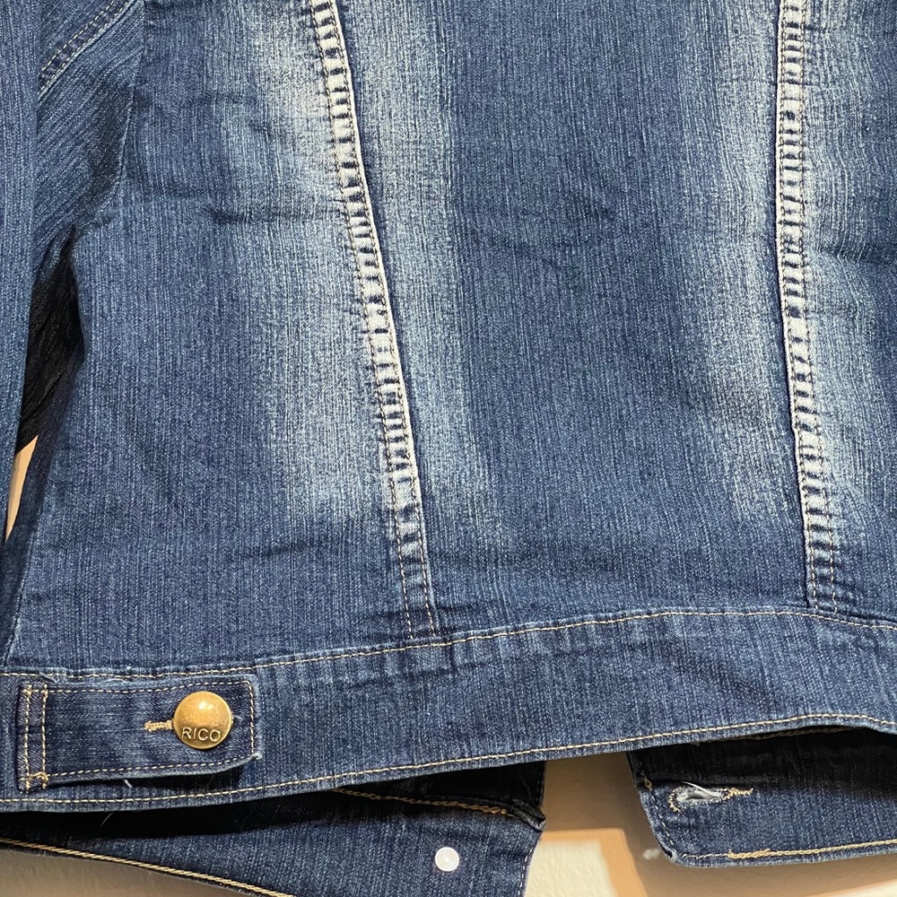 Cropped Jean Jacket - Picture 6 of 8